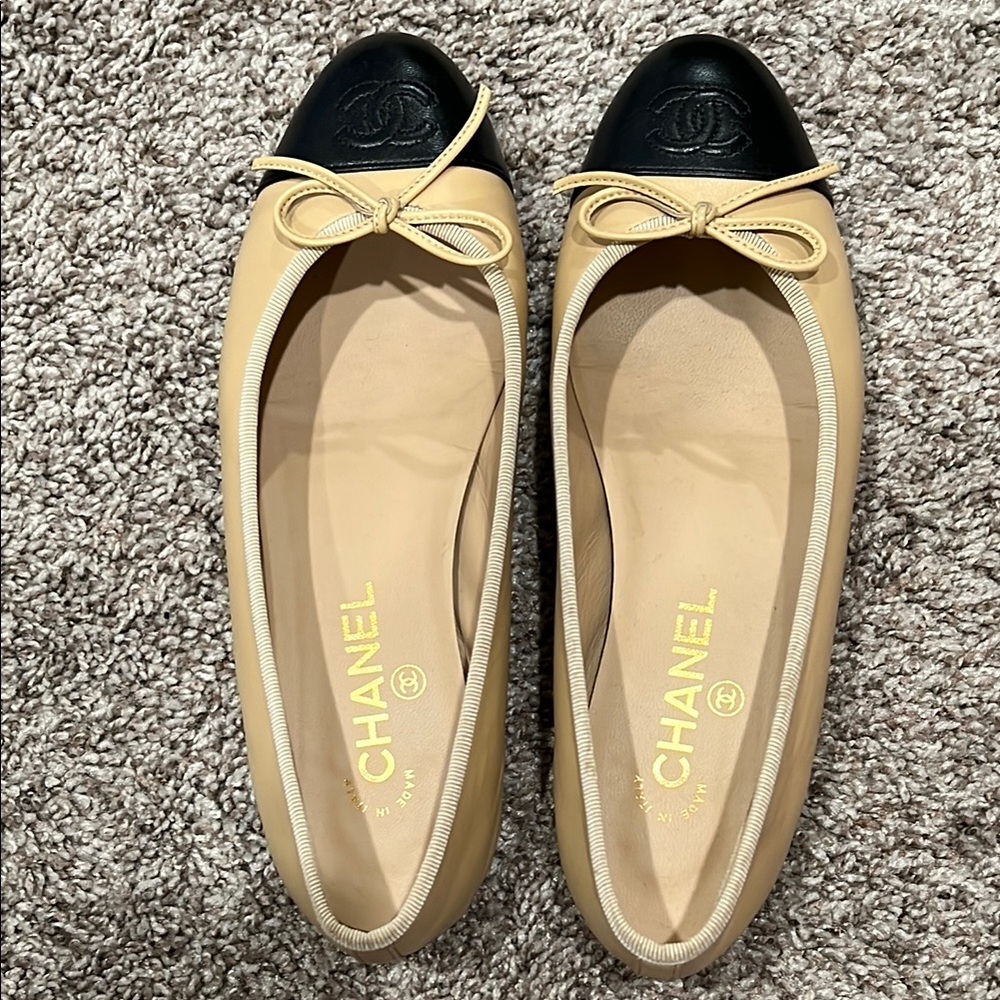 CHANEL Tan and Black Classic Ballet Flats